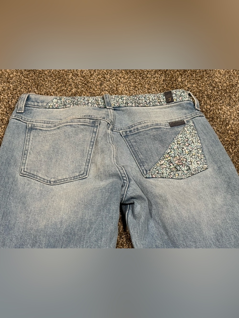 7 For All Mankind Light Wash Women's Peggi Ankle Jeans Floral Patch Accent (29) - Picture 10 of 12